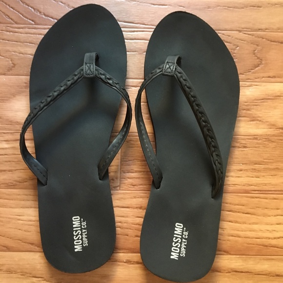 mossimo black flip flops